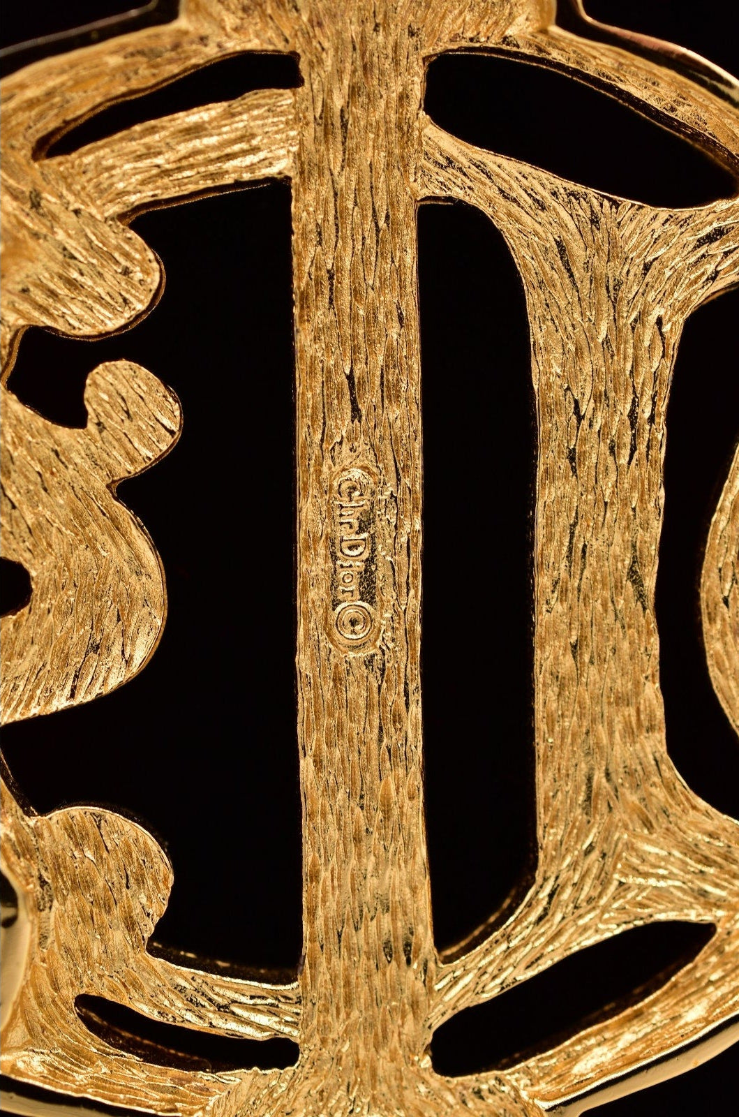 View of the Chr. Dior Hallmark on the back of the insignia logo