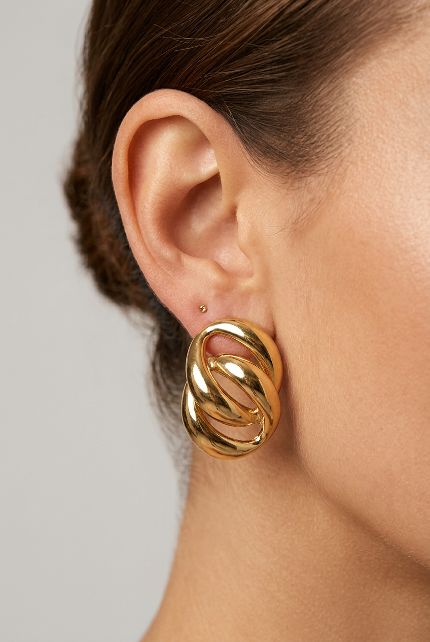Vintage Gold Tone Openwork Swirl Oval Stud Earrings 1980s