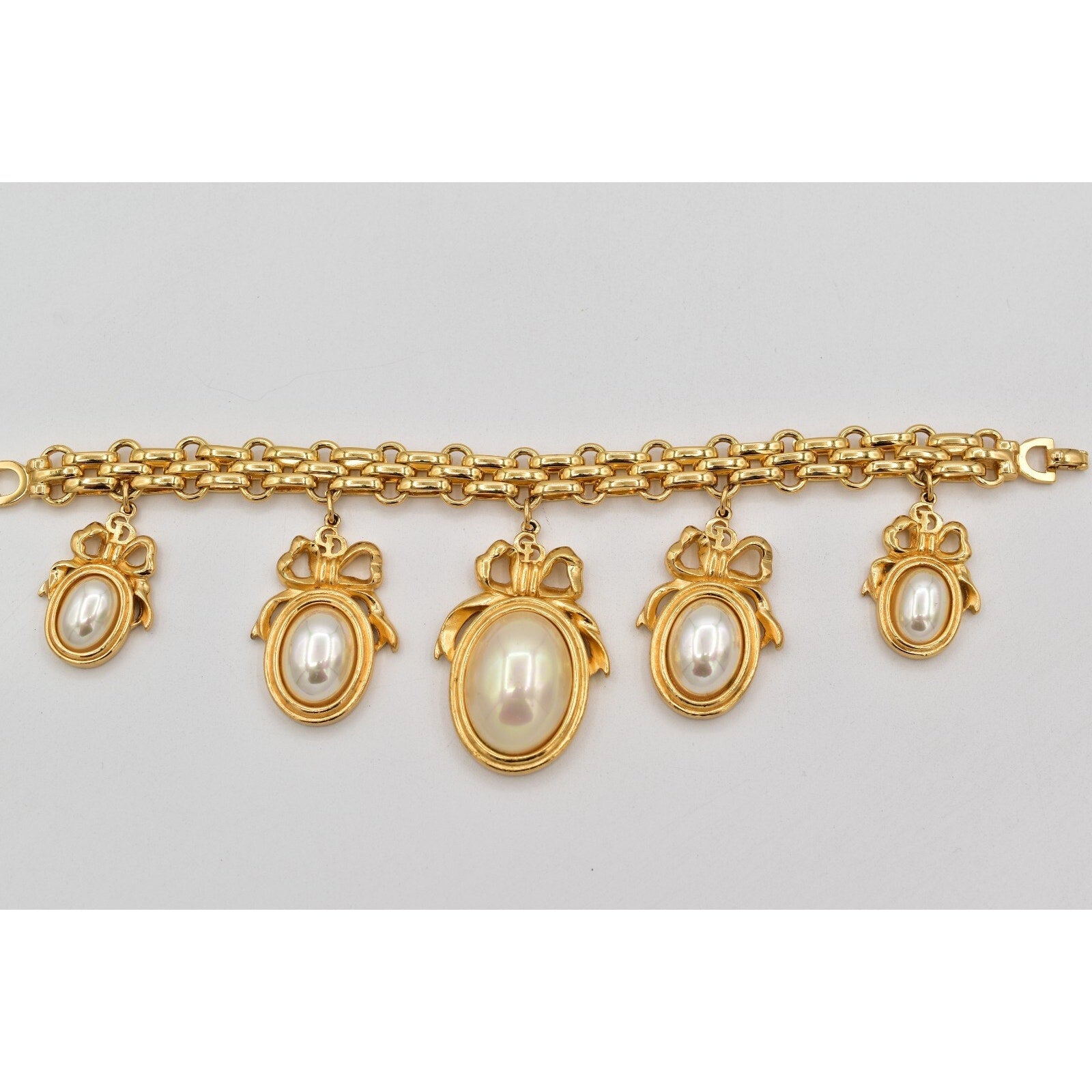 Christian Dior Vintage Logo Bow Charm Bracelet CD Gold Pearl Chunky 7.5 80s Bin7